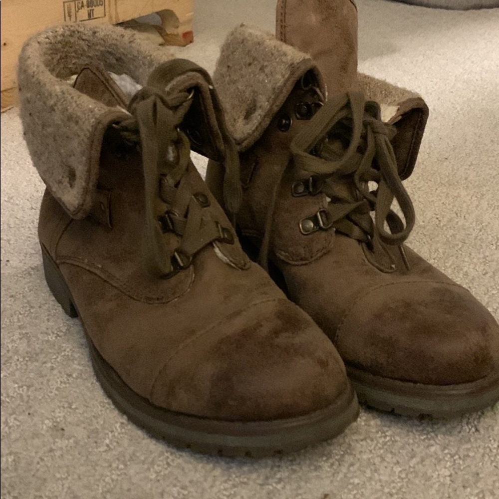 Roxy Boots